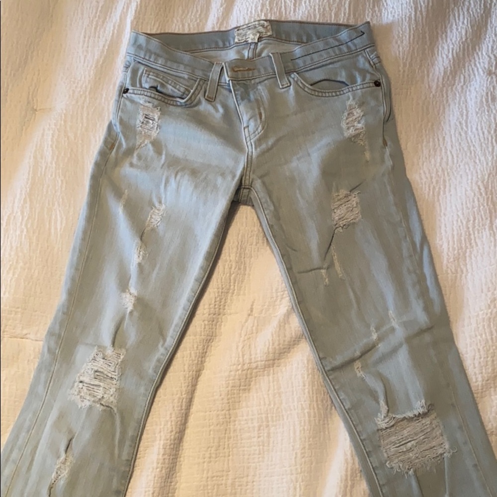 CURRENT/ELLIOT LIGHT WASH CAPRI JEANS